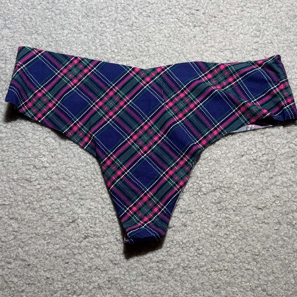 VS No Show Thong XL